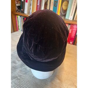 GAP Women's Velvet Cloche Hat Dark Purple Size S/M Style 143582901